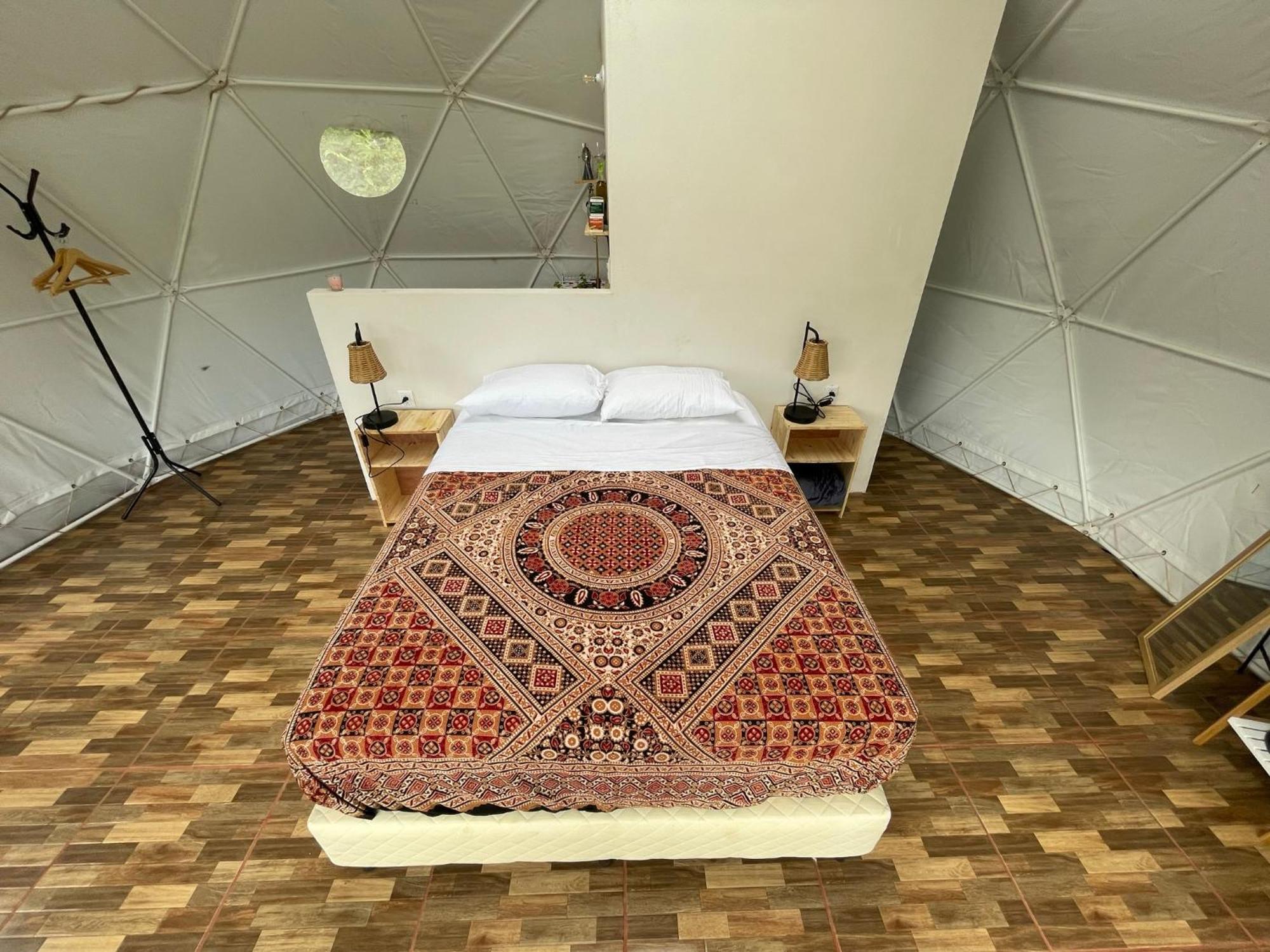 La Comarca River Glamping Dome Near Manuel Antonio Eksteriør bilde