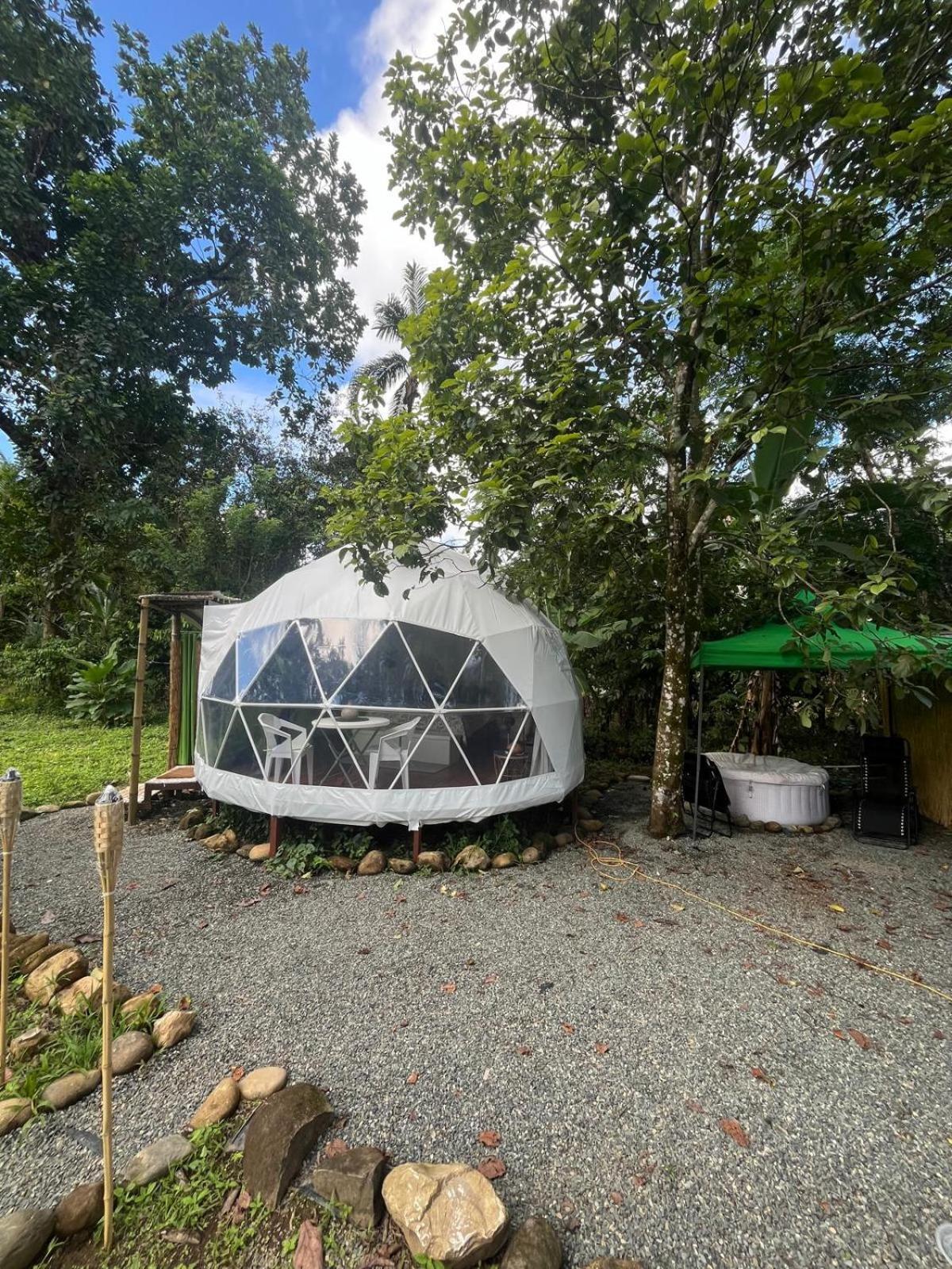 La Comarca River Glamping Dome Near Manuel Antonio Eksteriør bilde