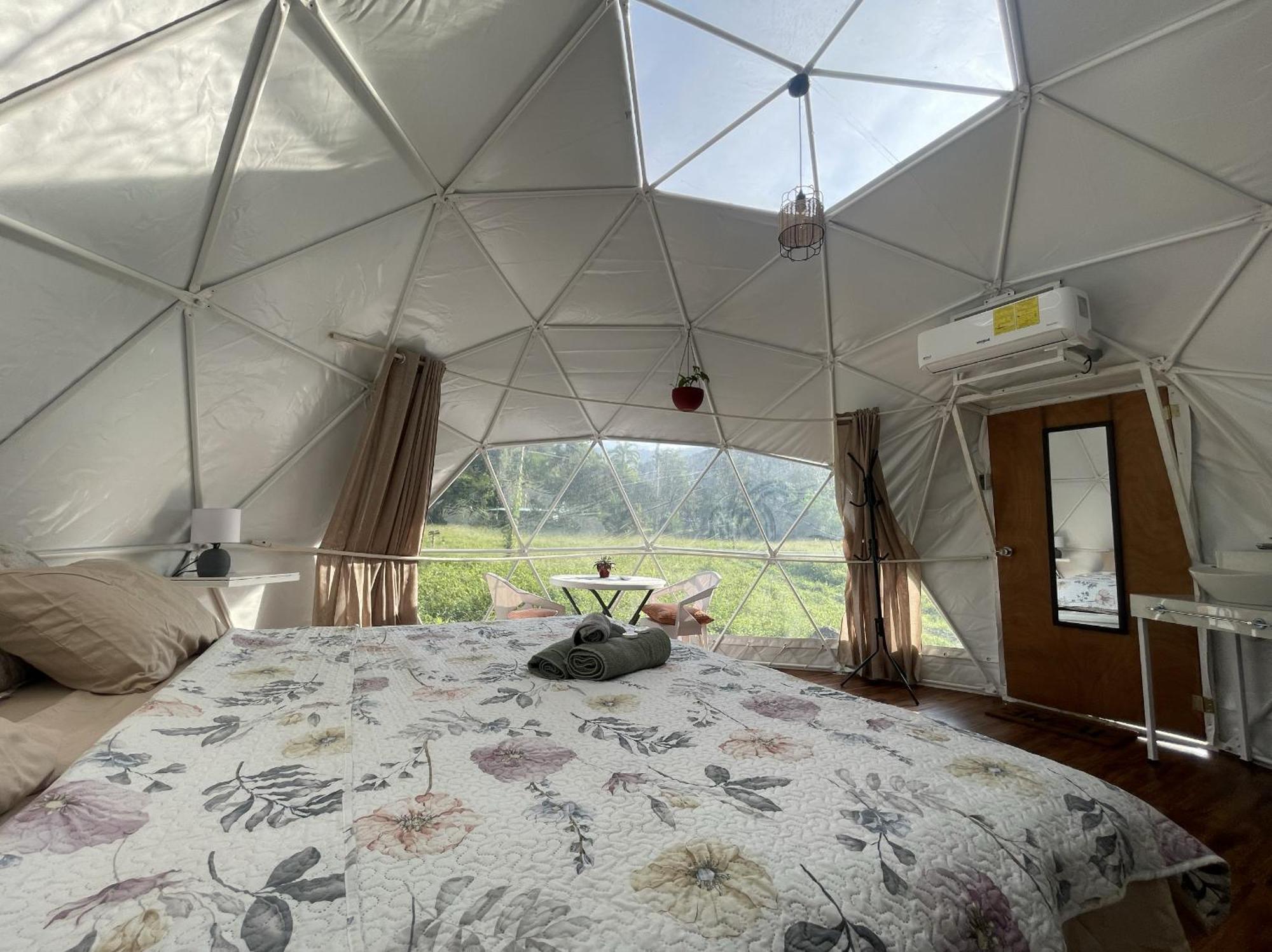 La Comarca River Glamping Dome Near Manuel Antonio Eksteriør bilde